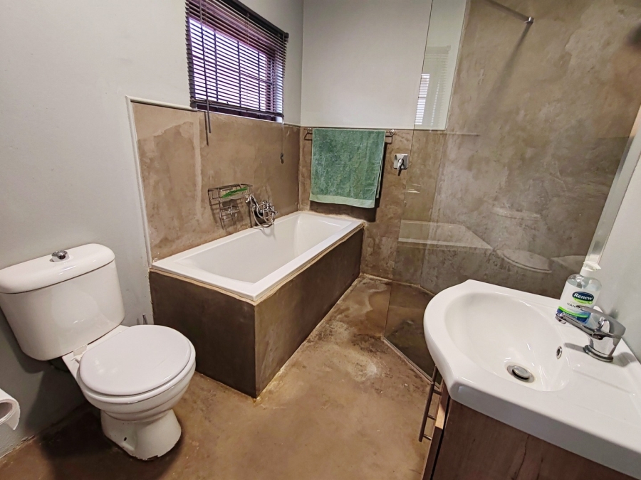 3 Bedroom Property for Sale in Mooivallei Park North West